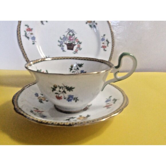 Vintage Aynsley Trio Set Cup, Saucer and Breakfast Plate Flower Basket 1920's - Picture 8 of 16